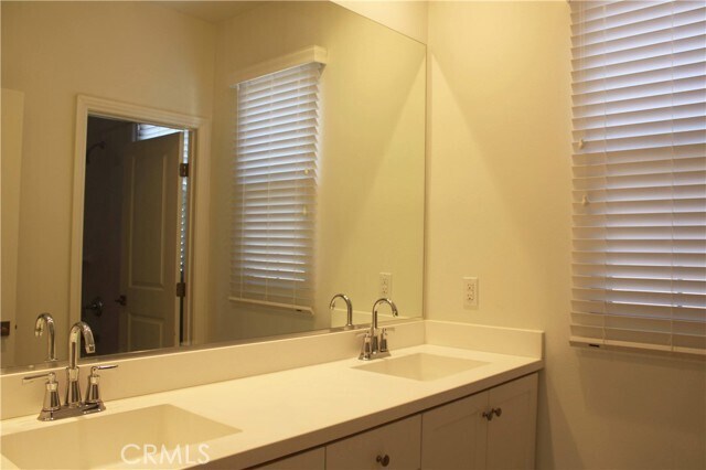 Building Photo - 177 Frontier