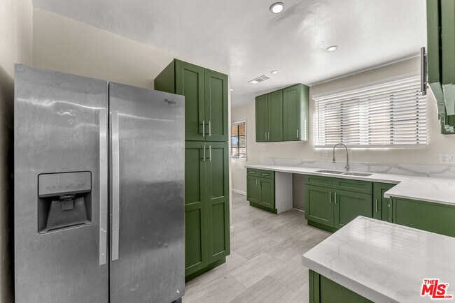 Building Photo - 8905 S Wilton Pl