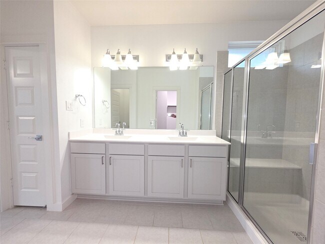 Building Photo - 40732 Guillemont Ln