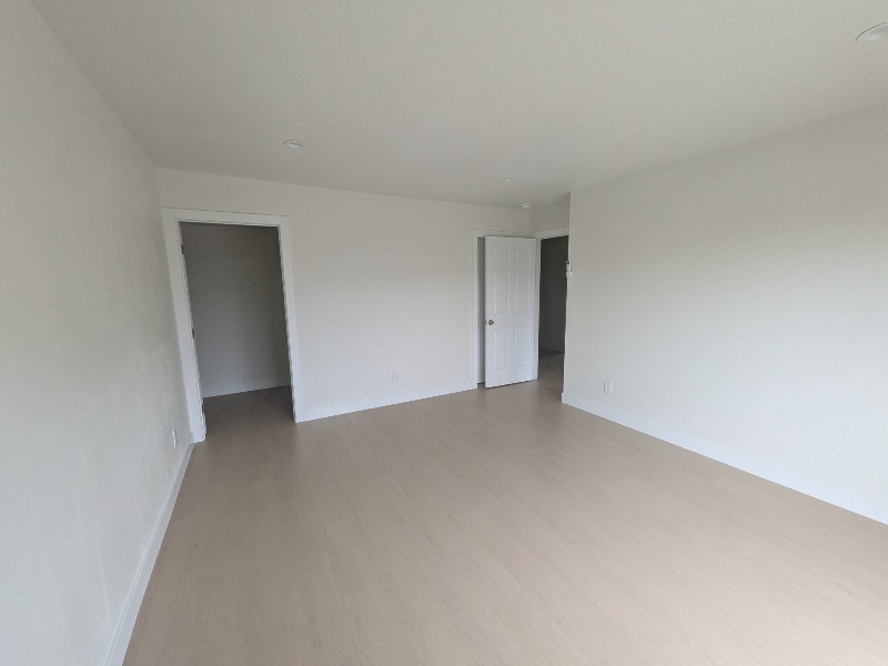 Building Photo - 6164 Ibbetson Ave