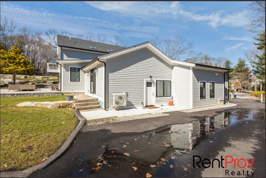 Building Photo - 517 Country View Dr