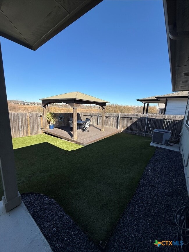 Building Photo - 120 New Hampton Wy