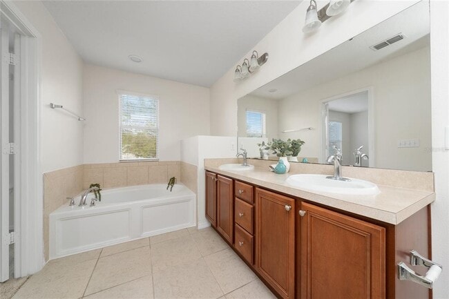 Building Photo - 1601 Bonnie Rue Ln