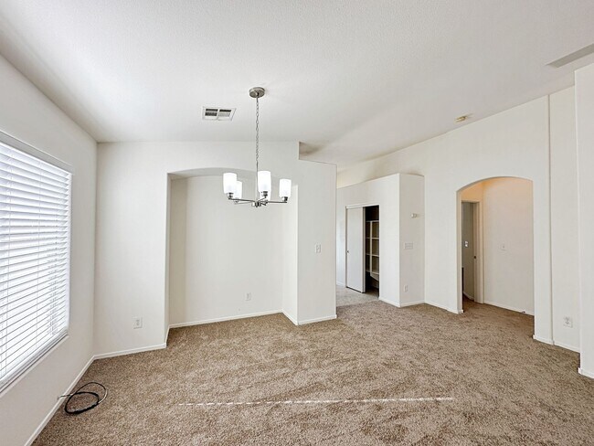 Building Photo - SINGLE STORY HOME WITH CASITA IN GATED COMMUNITY