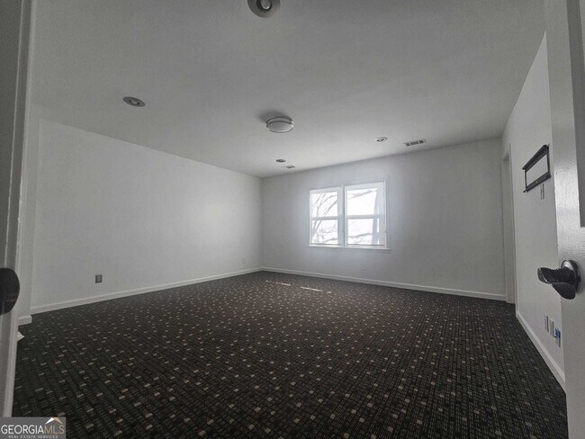 Building Photo - 526 Coopers Pond Dr