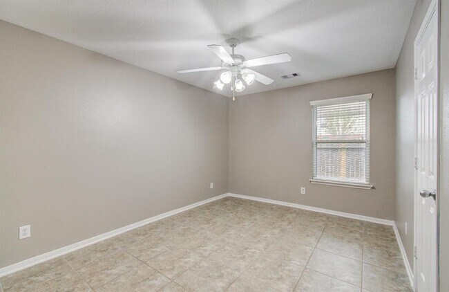 Building Photo - 4823 Upland Dale Ct