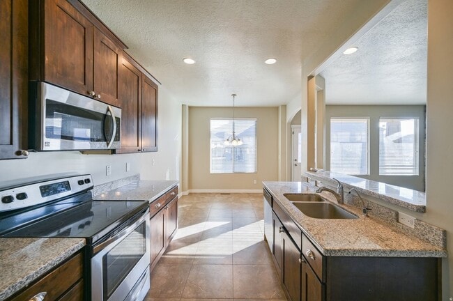 Building Photo - 4088 E Oakland Hills Dr