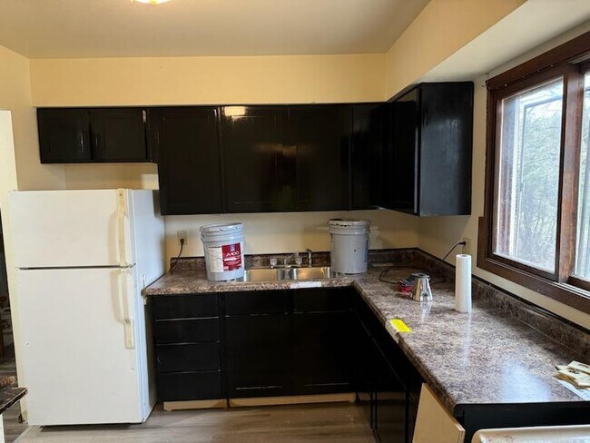 Primary Photo - 218 Section St