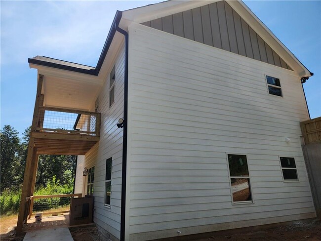 Building Photo - 500 Brookstone Dr