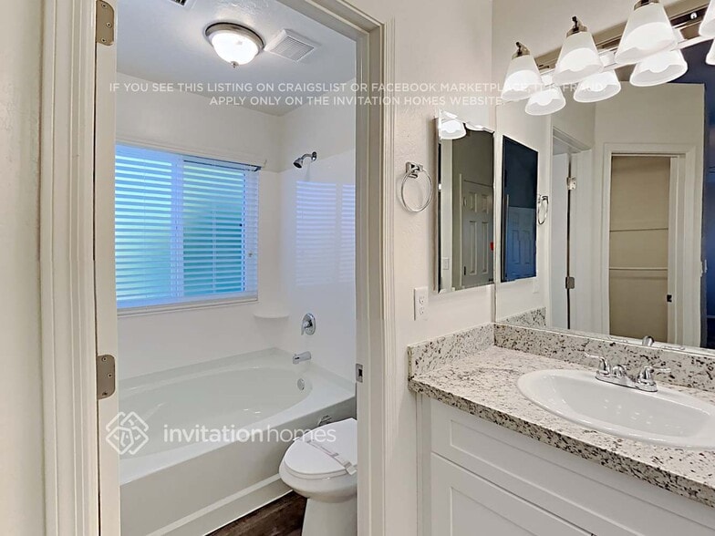 Building Photo - 2366 E Evans Dr