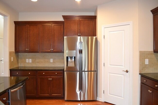 Building Photo - 8 Spicebush Ct