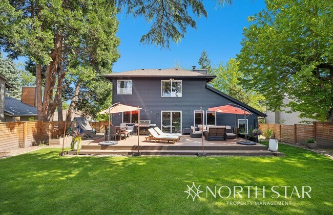 Building Photo - Beautifully Updated Contemporary Home in t...