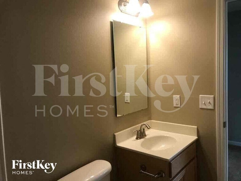 Building Photo - 1428 Paulonia Way