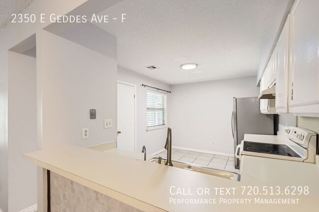 Building Photo - Spacious Three Bedroom Condo