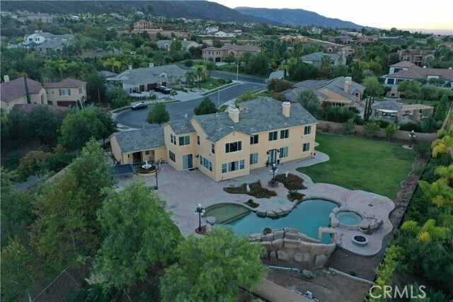 Building Photo - 1583 Twin Oaks Cir