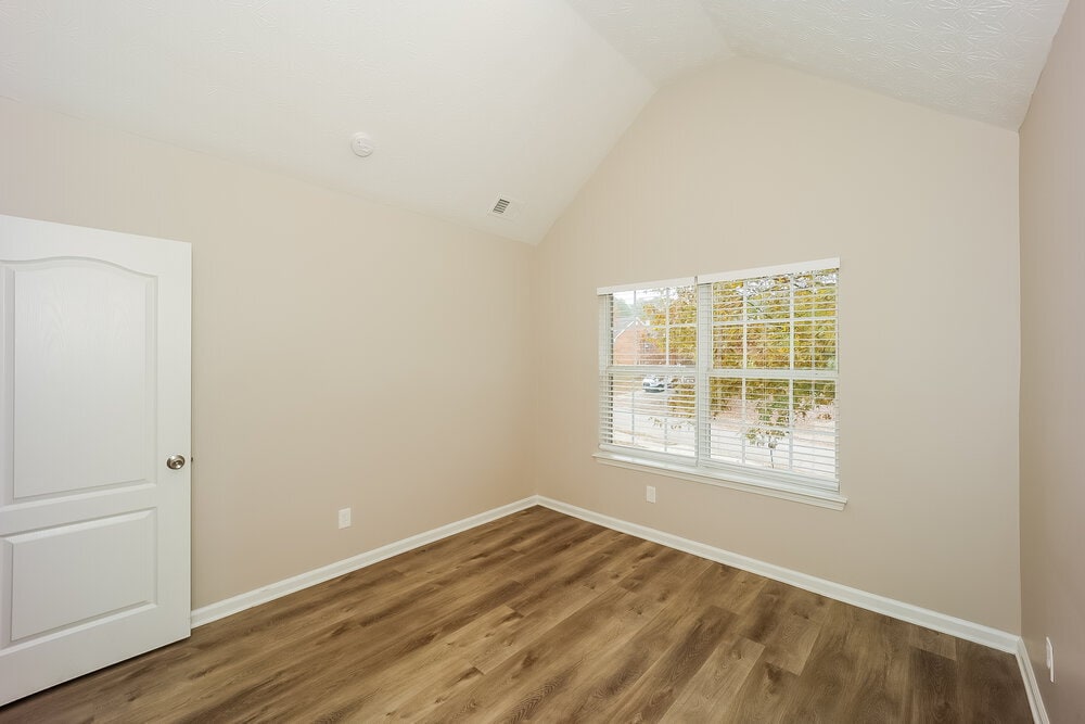 Building Photo - 193 Fashion Crossing