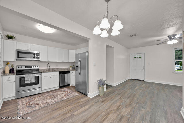 Building Photo - 6110 Lynnwood Ave