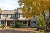 Building Photo - Spacious Living In the Heart of Hendersonv...