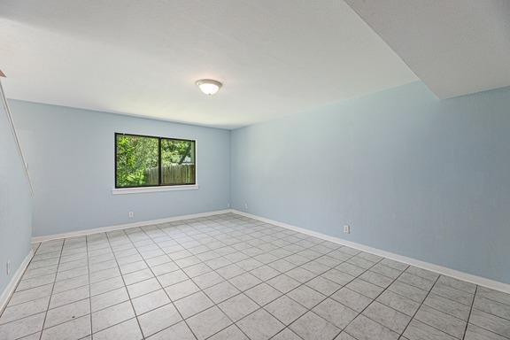 Building Photo - 8524 Dryfield Dr