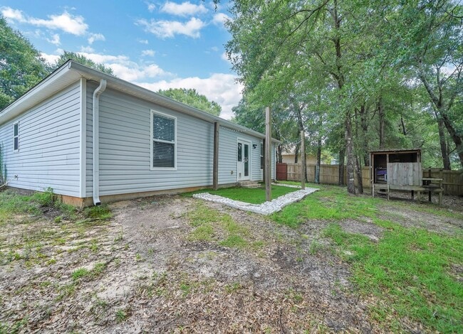 Building Photo - 109 Cabana Way
