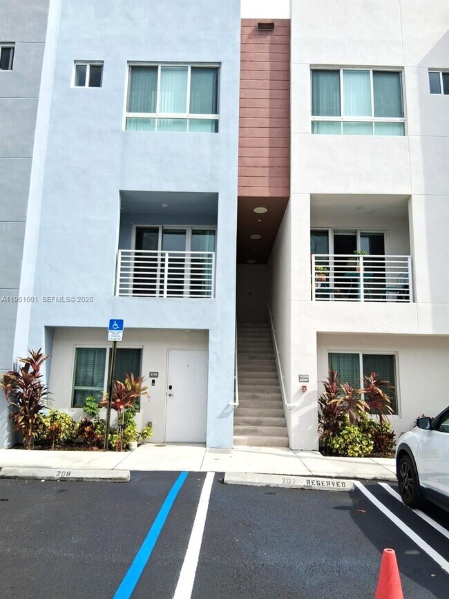 Building Photo - 2555 NE 193rd St