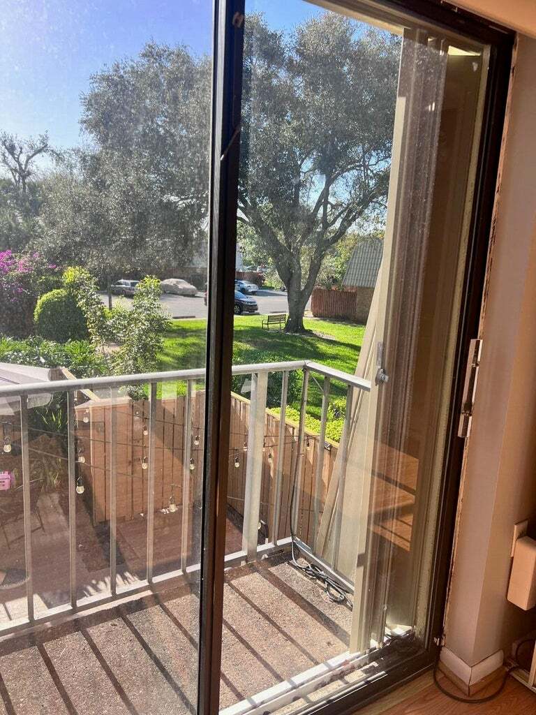 Building Photo - 1700 Embassy Dr