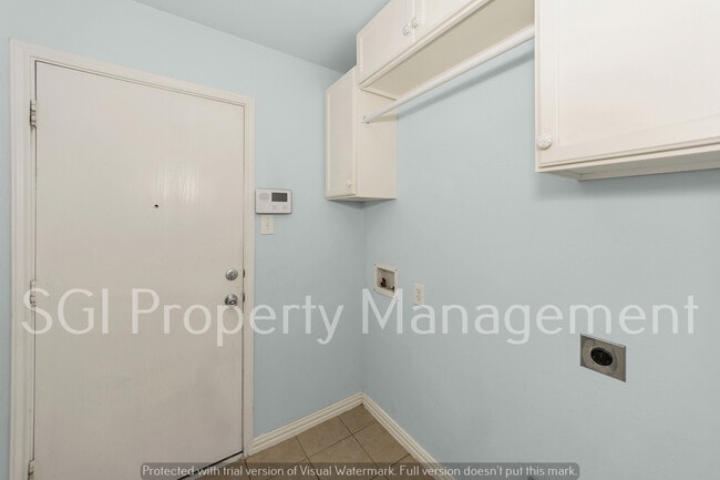 Building Photo - 10117 Sourwood Dr