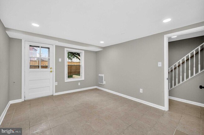 Building Photo - 8 Kennedy St