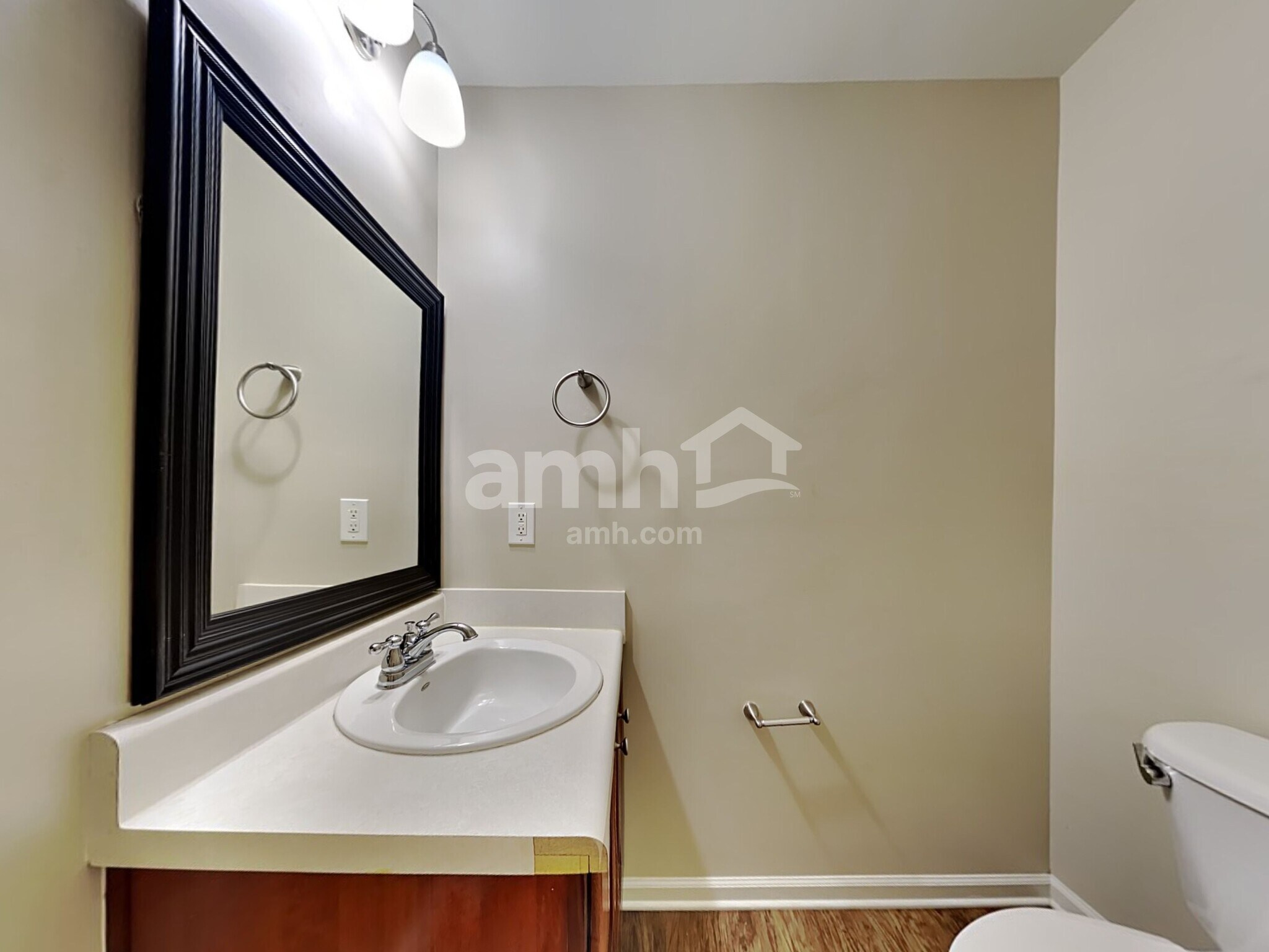 Building Photo - 417 Green Park Ln