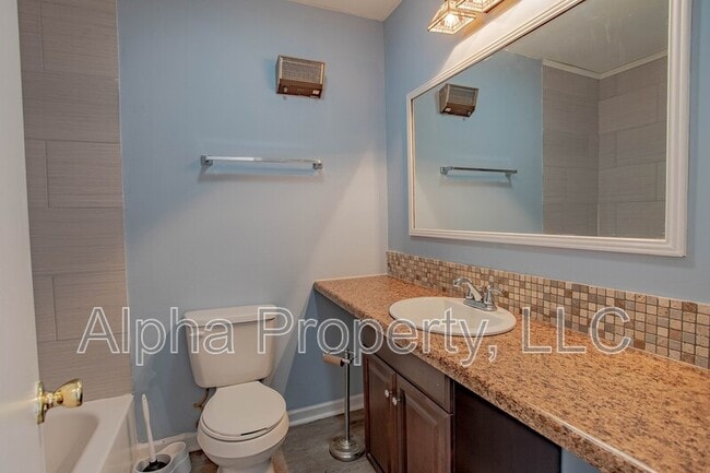 Building Photo - 105 Shadecrest Dr