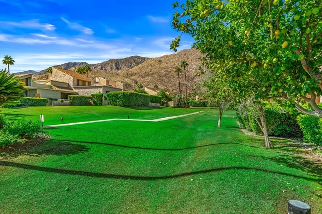 Building Photo - 215 Calle Bravo