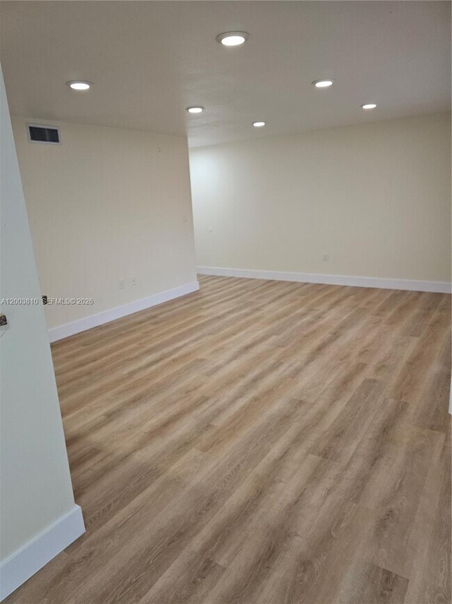 Building Photo - 2627 NW 33rd St