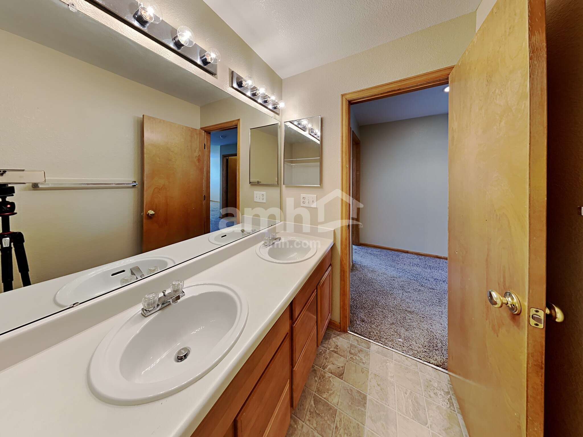Building Photo - 6293 Brantly Ave