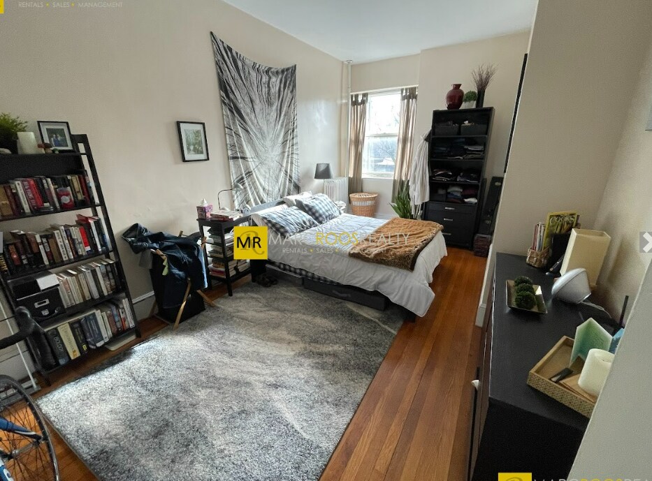 Building Photo - 1487 Beacon St