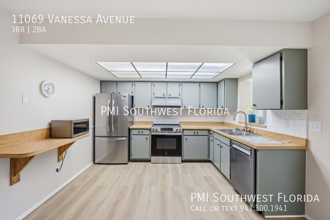 Building Photo - 11069 Vanessa Ave