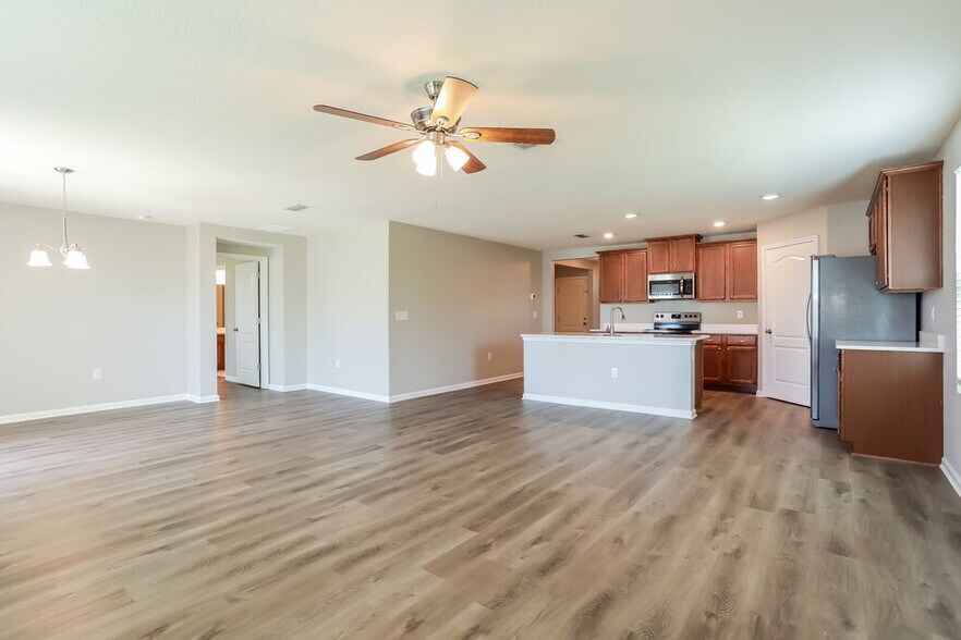 Building Photo - 2096 Pebble Point Dr
