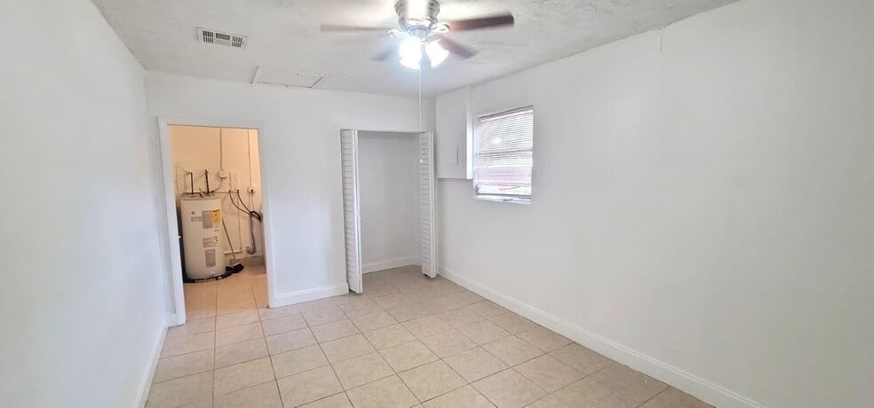 Building Photo - 2601 NW 68th Way