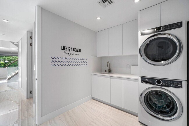 Building Photo - 5284 Boca Marina Cir S