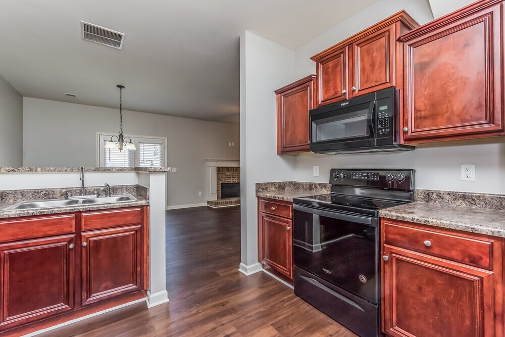 Building Photo - 21 Carriage Hills Dr