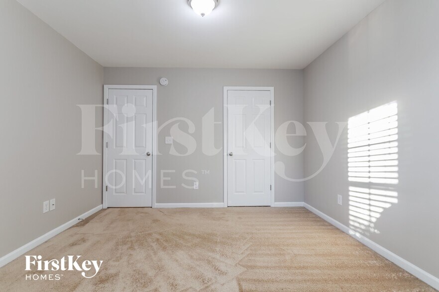 Building Photo - 2868 Merrion Park Ln NE