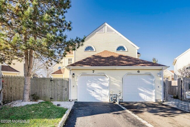 Building Photo - 7 Longfellow Ct