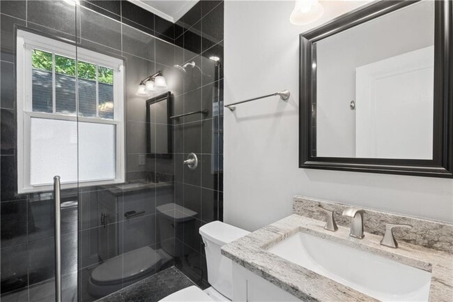 Building Photo - 1213 Cameron Ct NE