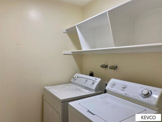 Building Photo - Sprawling Four Bedroom Home