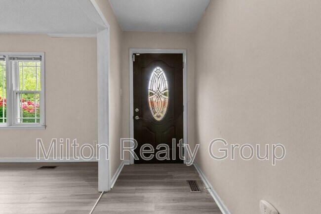 Building Photo - 6203 Vigilante Ct