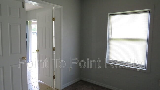 Building Photo - 5347 Baycrest Rd