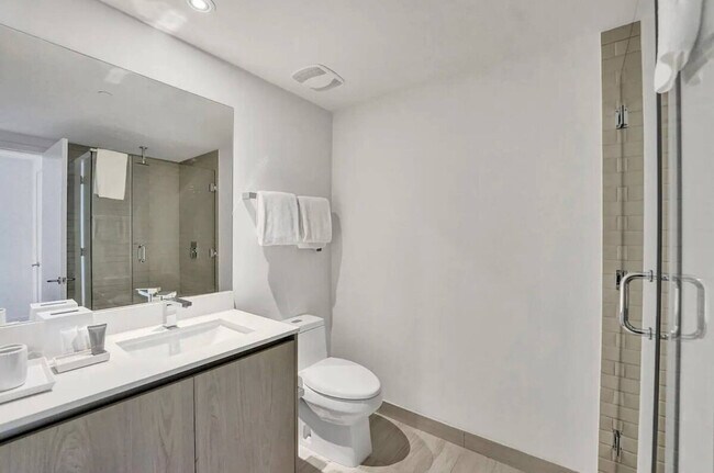 Building Photo - 4010 S Ocean Dr