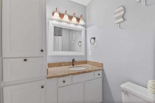 Building Photo - 21531 Zachary Dr