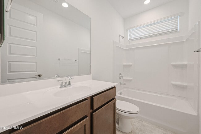 Building Photo - 14746 W Smoketree Dr