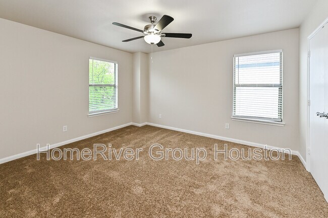 Building Photo - 6610 Hawthorne Falls Ln