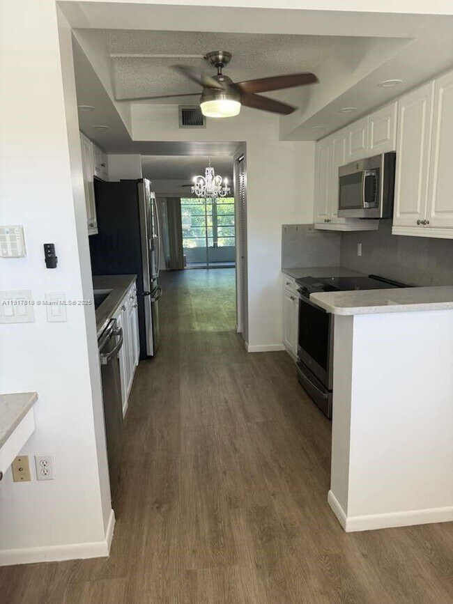 Building Photo - 13001 SW 15th Ct